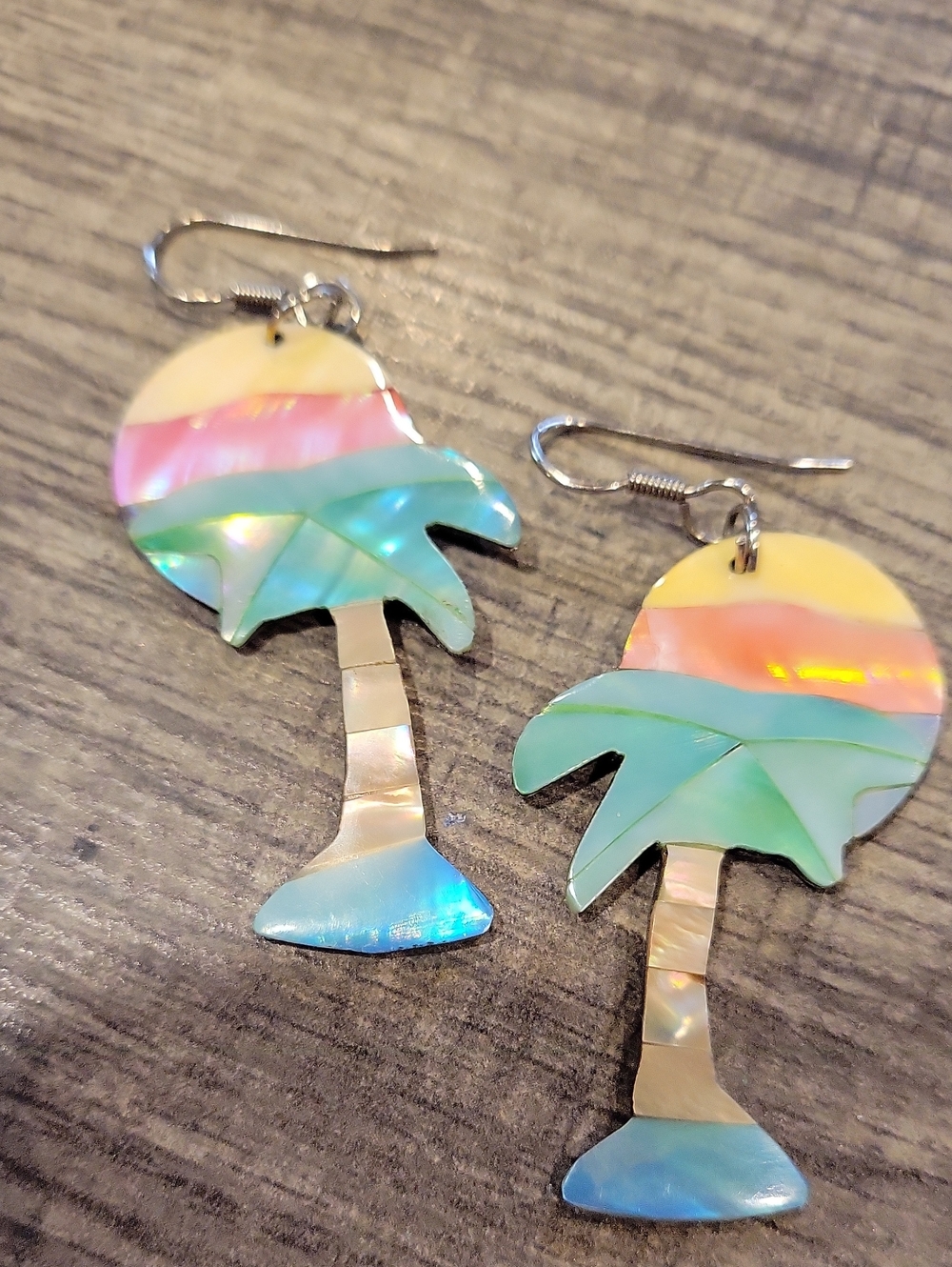 Palm Tree Earrings,Hand Made,EUC/ Mother Of Pearl/ Shell
